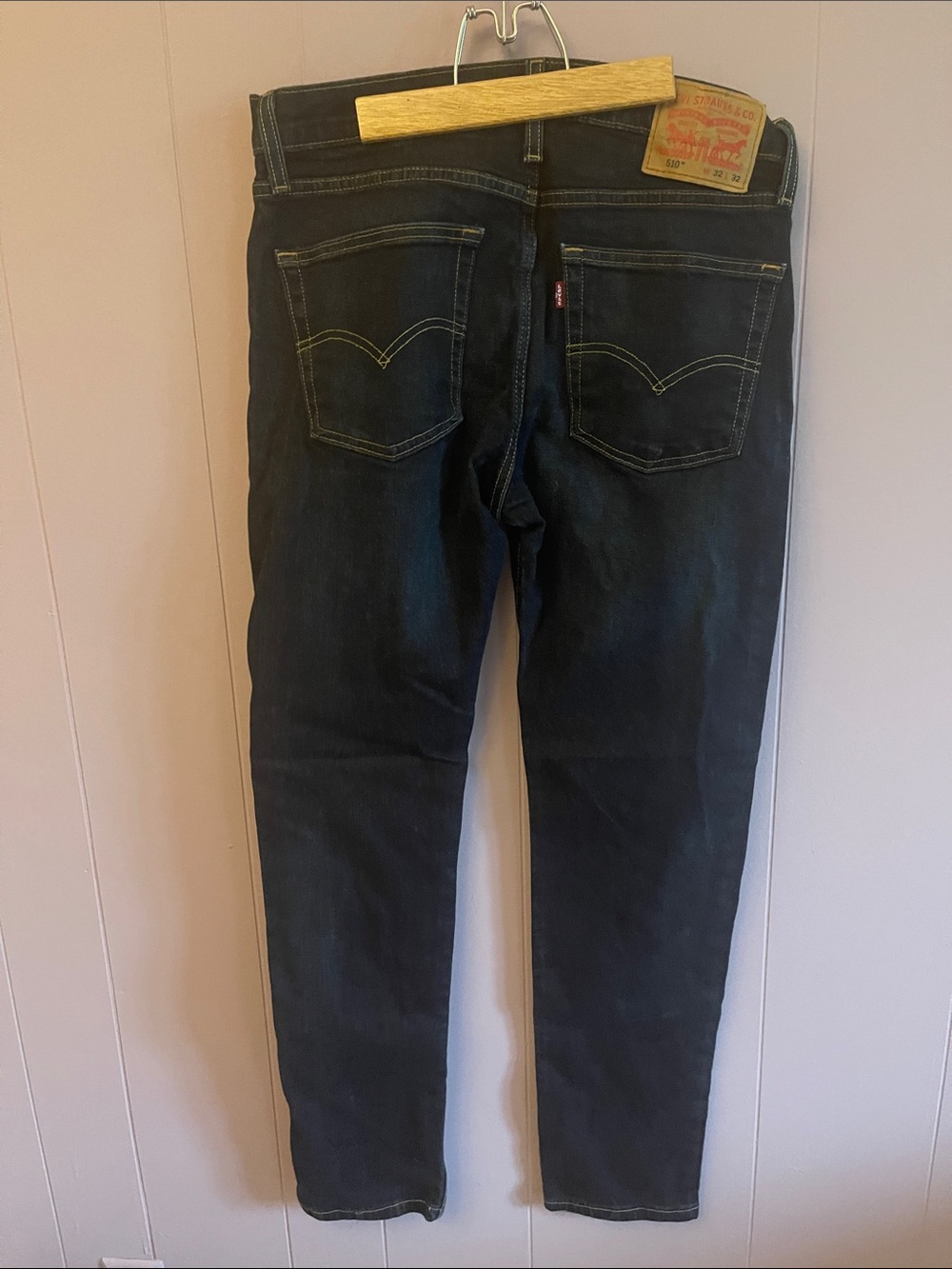 Levi's Men's Black Slim Straight Jeans with Signature Patch